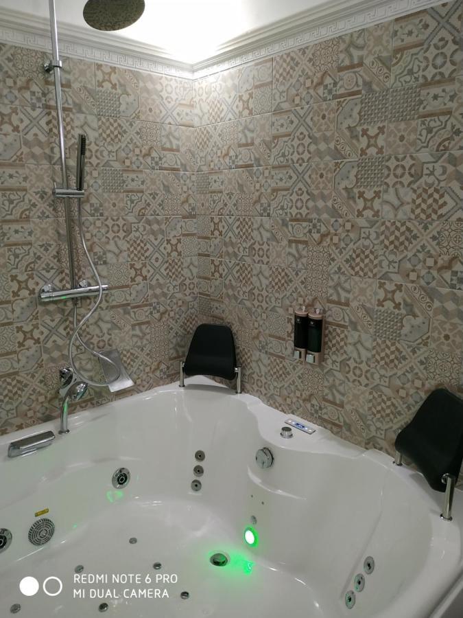 Le Suite Del Teatro Cucinino Privato Tarento Exterior foto