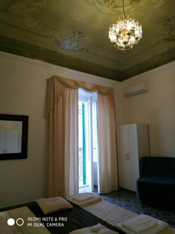 Le Suite Del Teatro Cucinino Privato Tarento Exterior foto