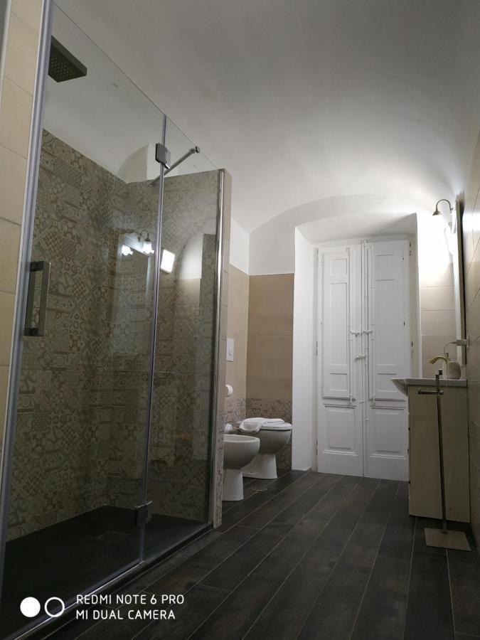 Le Suite Del Teatro Cucinino Privato Tarento Exterior foto