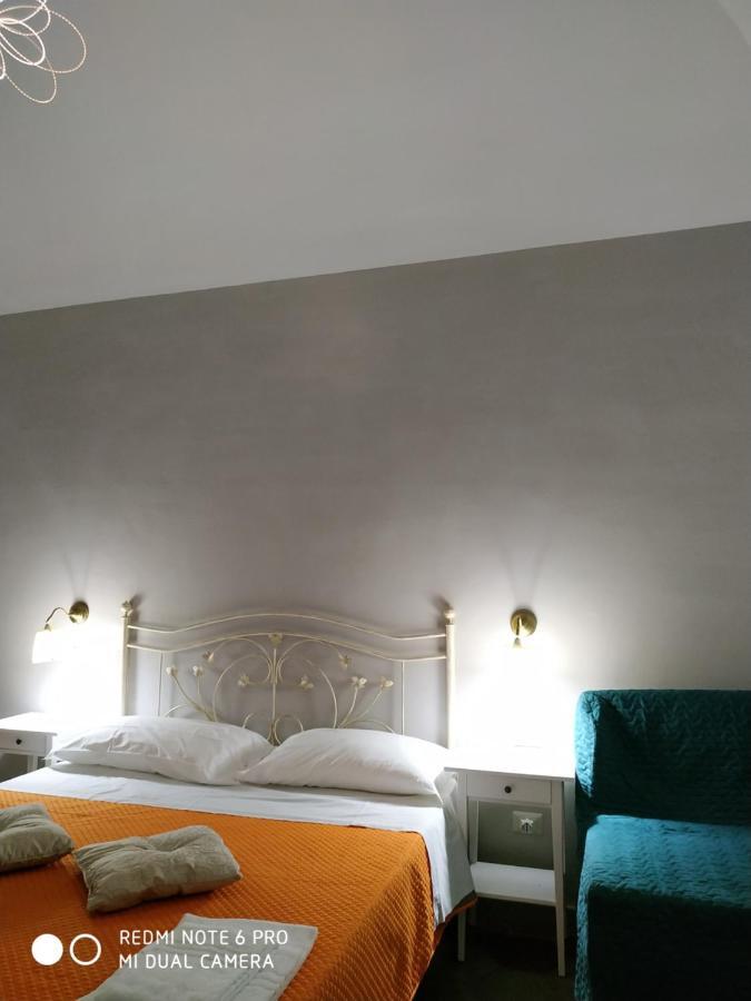 Le Suite Del Teatro Cucinino Privato Tarento Exterior foto