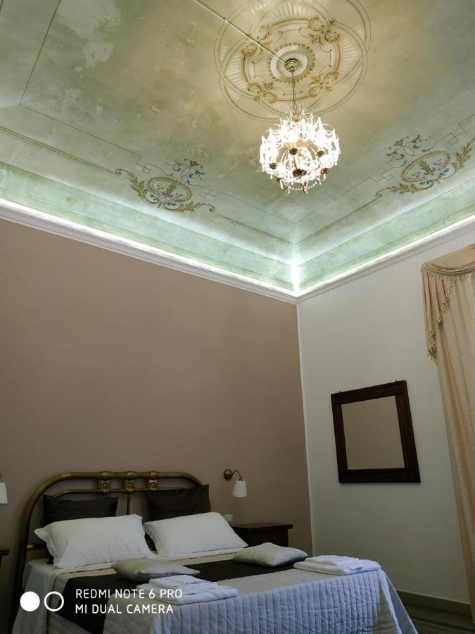 Le Suite Del Teatro Cucinino Privato Tarento Exterior foto