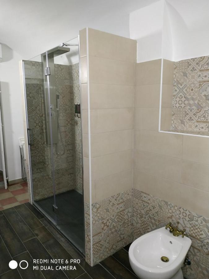 Le Suite Del Teatro Cucinino Privato Tarento Exterior foto