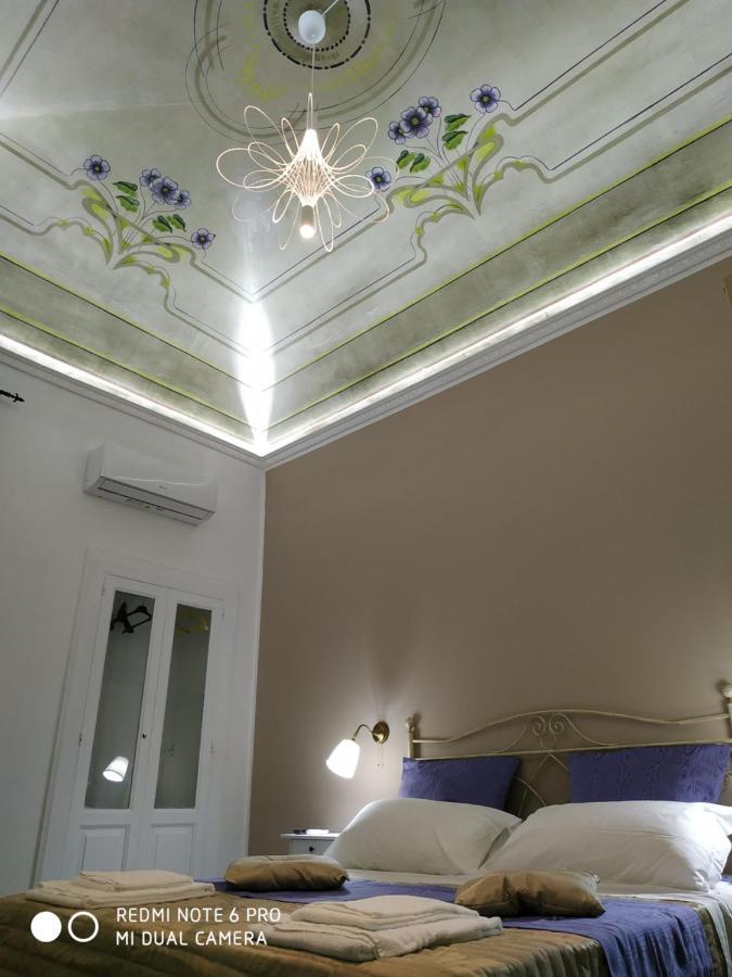 Le Suite Del Teatro Cucinino Privato Tarento Exterior foto